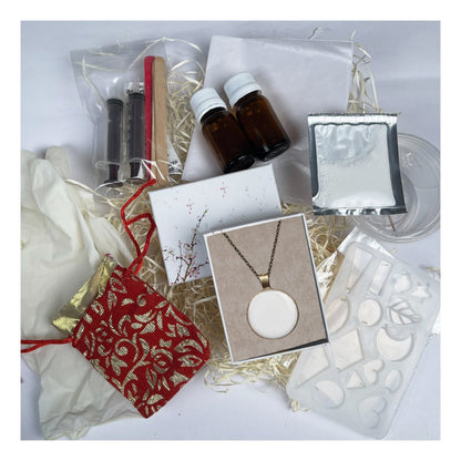 Vintage Posh Round Pendant with Breastmilk Jewelry DIY Kit