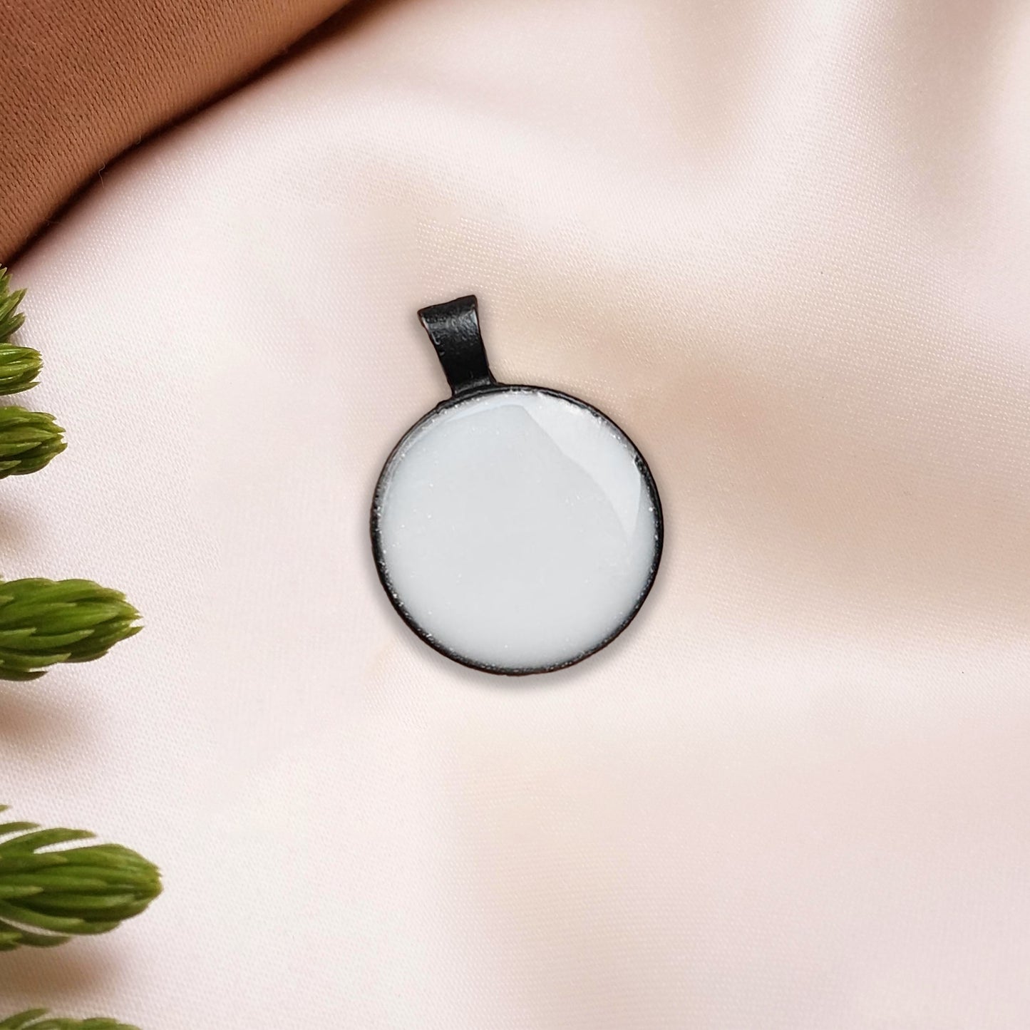 Black Posh Round Pendant with Breastmilk Jewelry DIY Kit